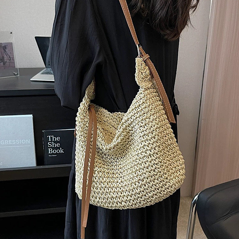 Single-shoulder crossbody bag